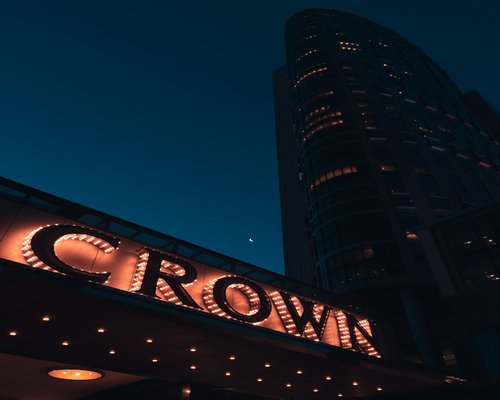 CROWN gaming cap